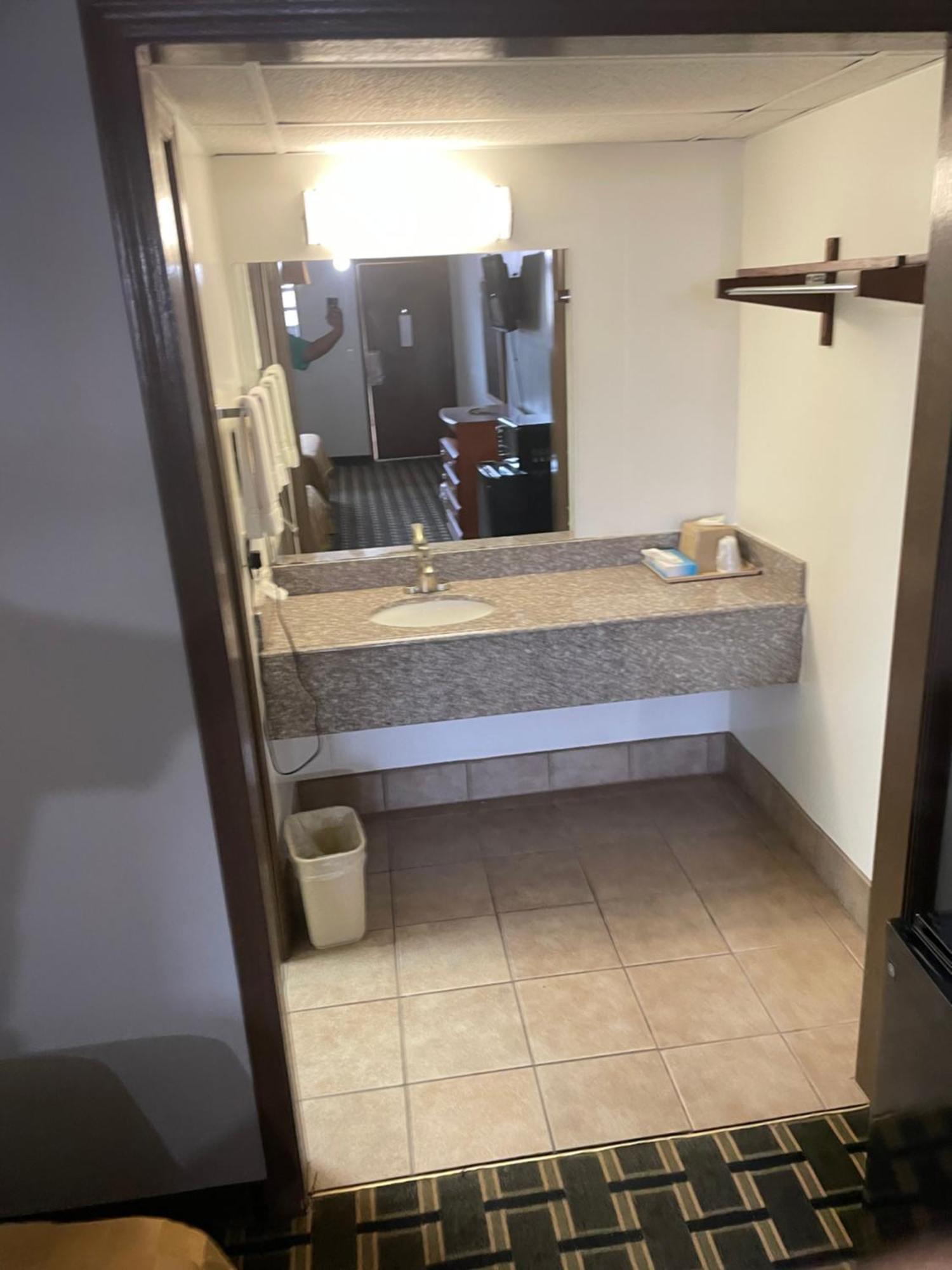 Bedford Inn 엘크시티 외부 사진