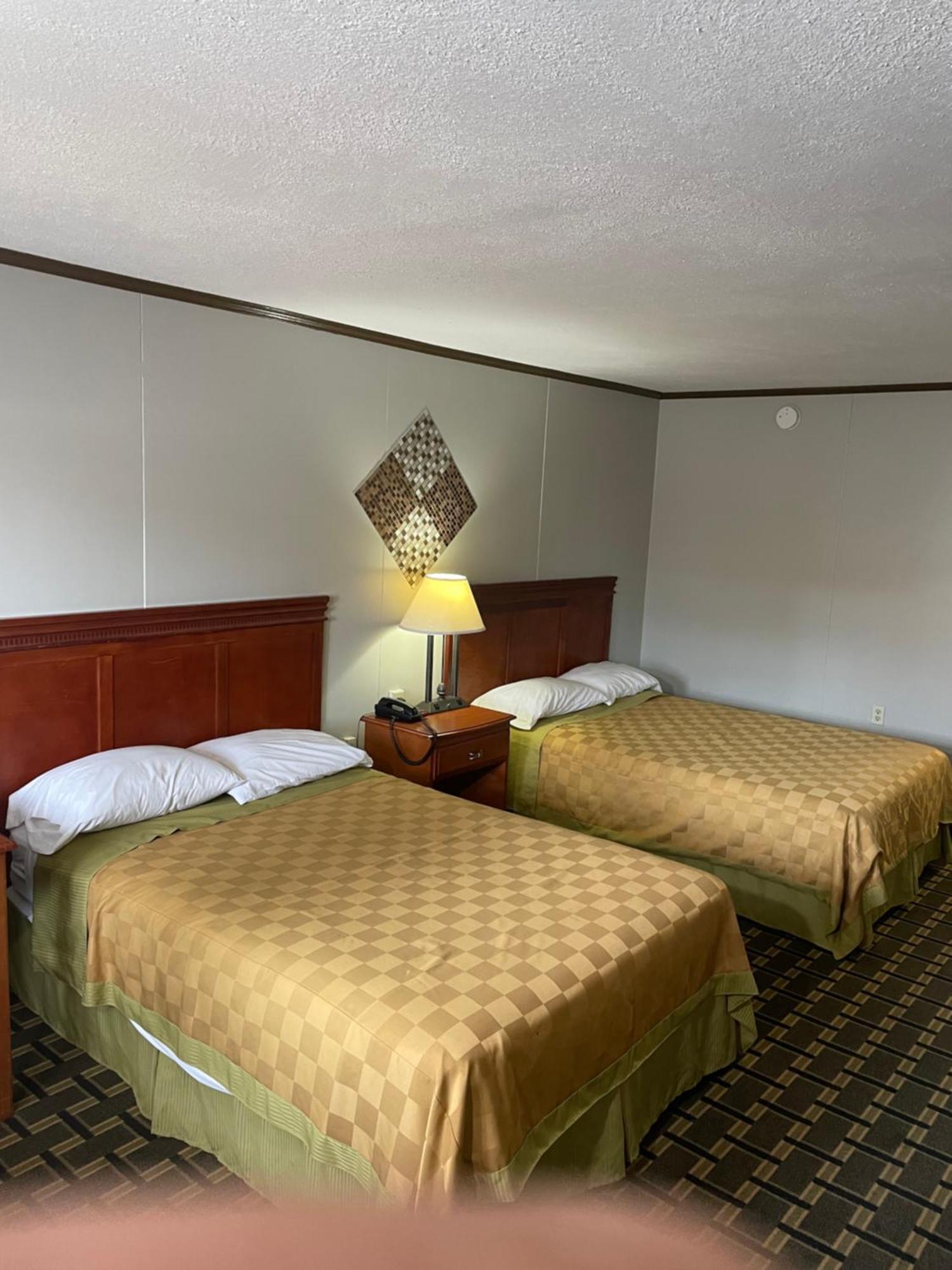 Bedford Inn 엘크시티 외부 사진