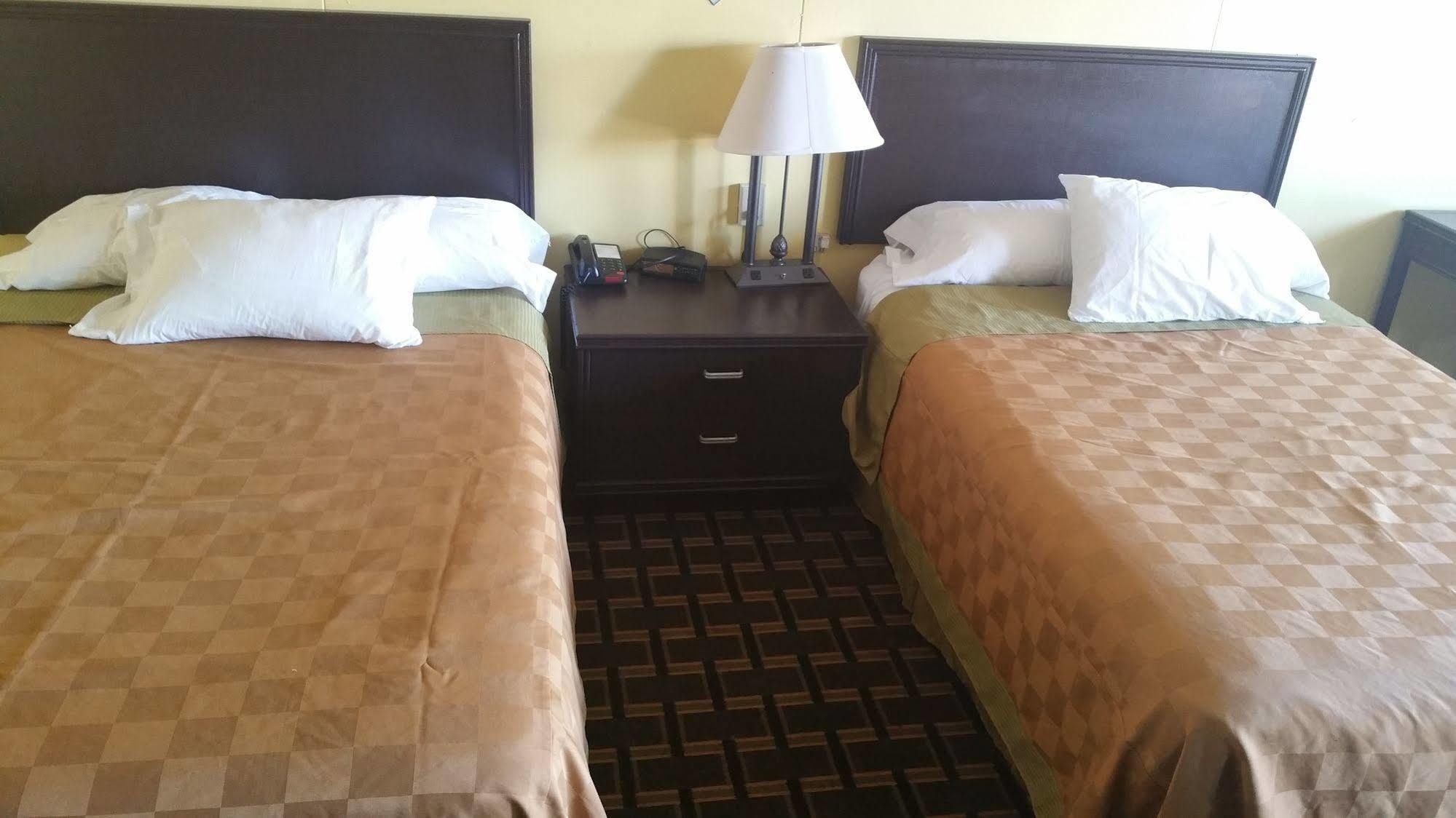 Bedford Inn 엘크시티 외부 사진