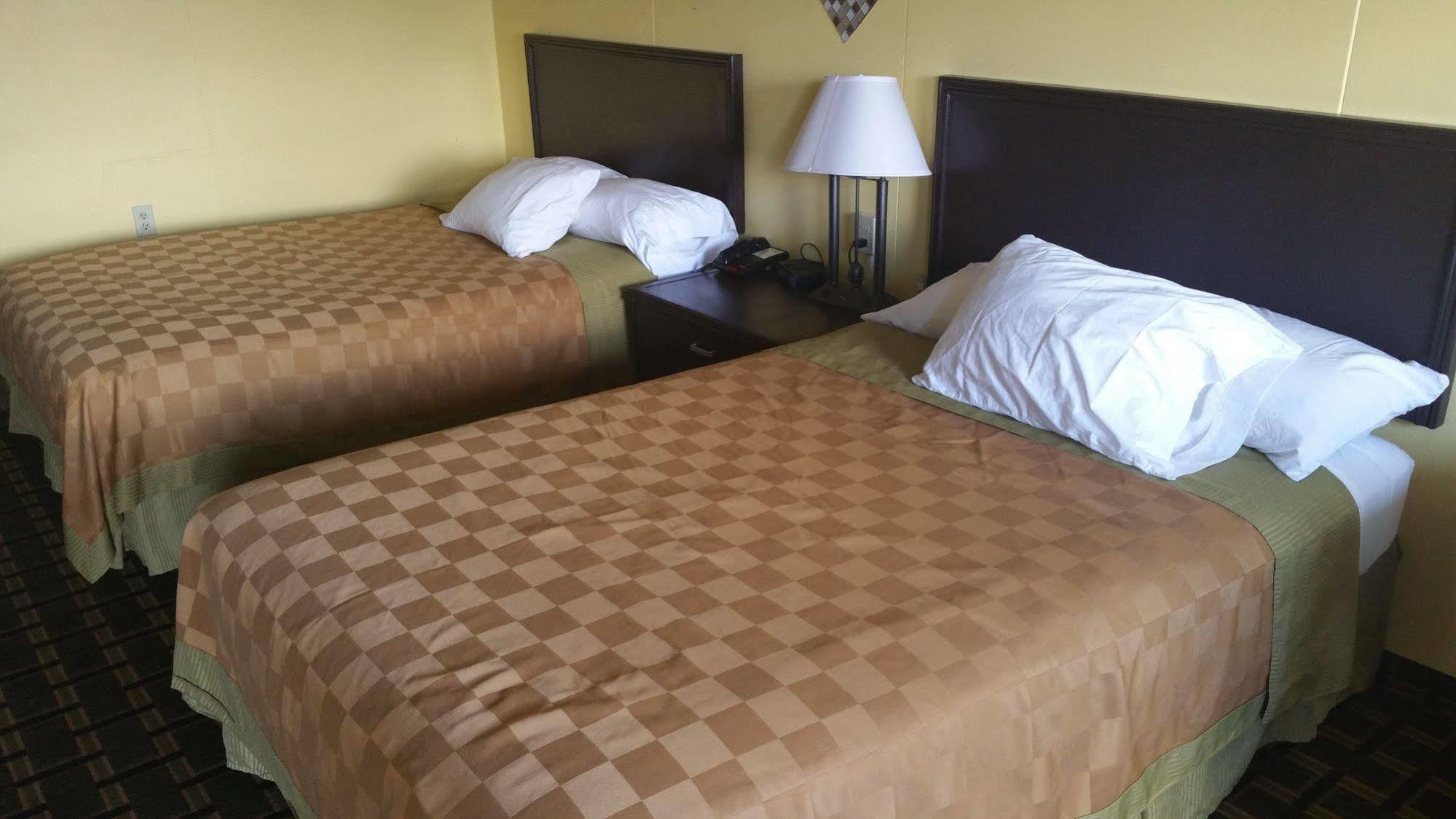 Bedford Inn 엘크시티 외부 사진